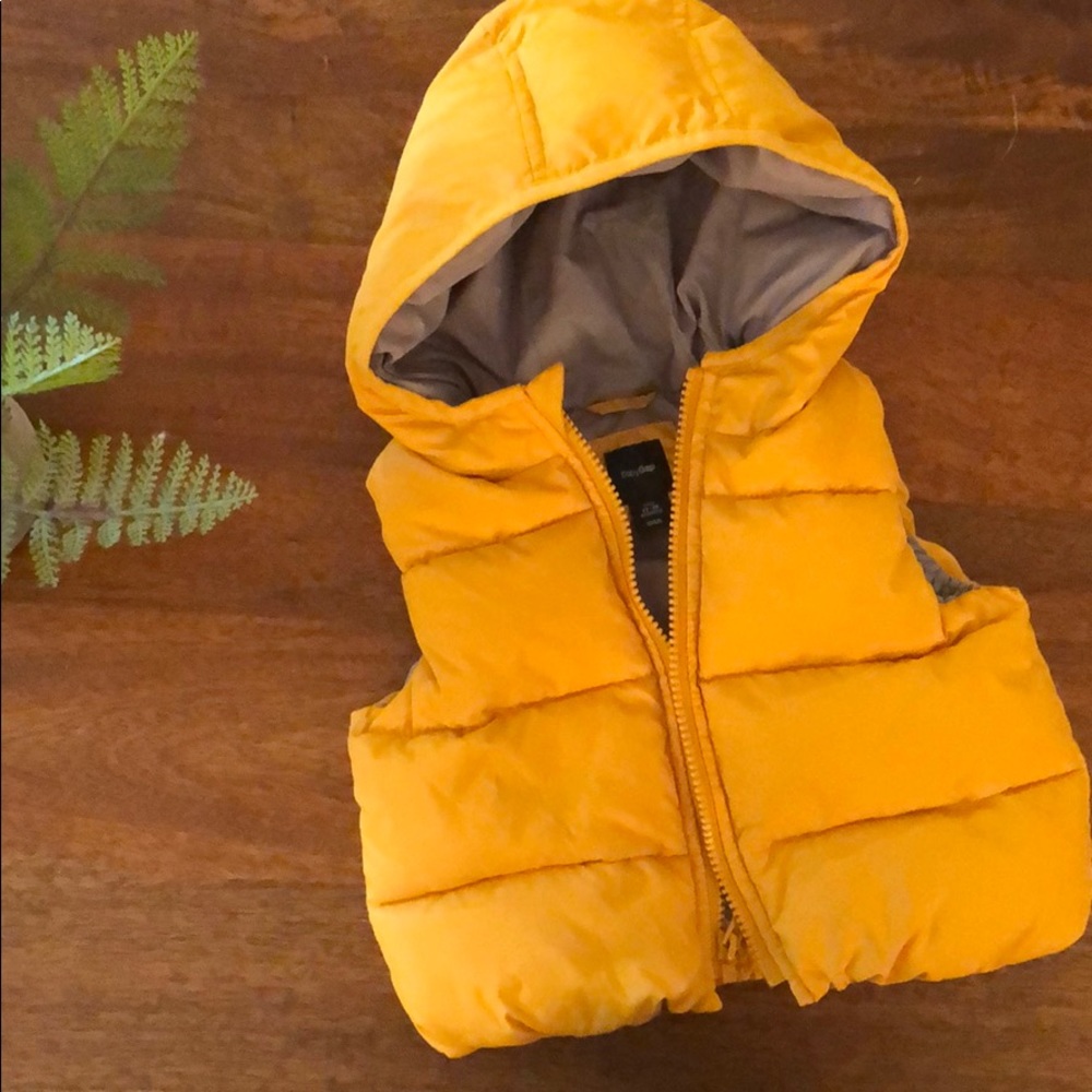 Gap Puffer Vest